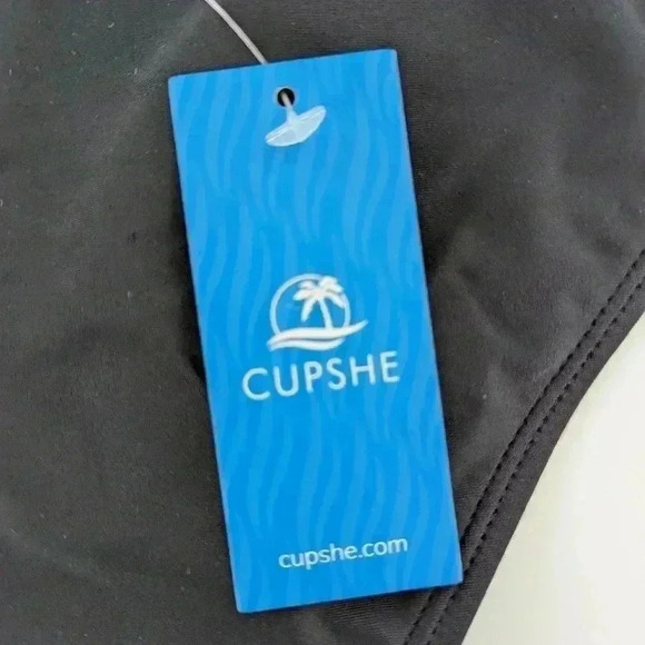 Cupshe Halterneck Plunge Swimsuit One Piece Medium Black Classic NWT - Picture 7 of 8